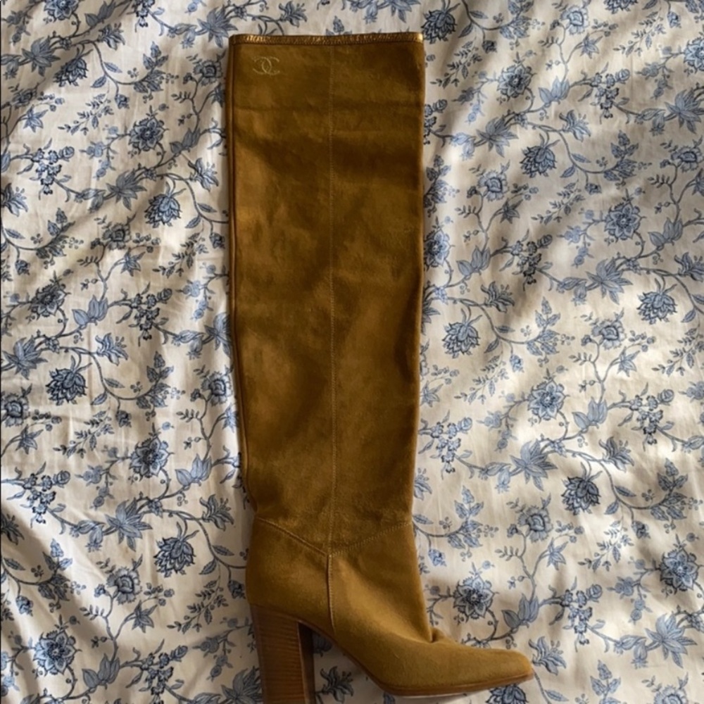 Chanel ladies boots size 37